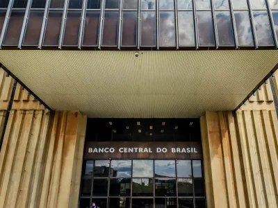 Economistas comentam redução da taxa de juros para 14,75% 